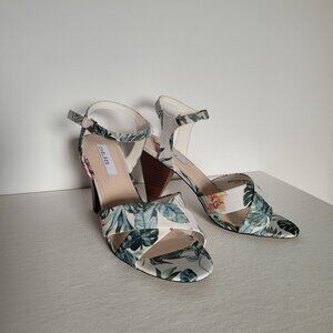 YELLOW CHELSEE Women's High Heeled  Sandals Size 9